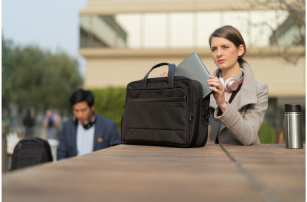 Kensington Contour™ 2.0 Business Laptop Briefcase — 15.6" - Afbeelding 9